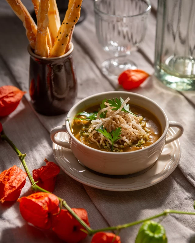 Grzybowa zupa-krem, z chrustem ryżowym!